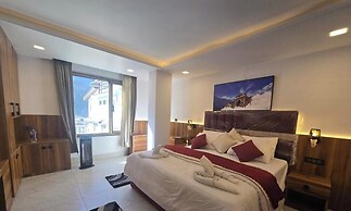 Hotel Vishnu Sarovar