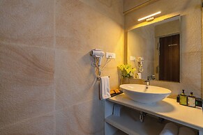 ELIVAAS Azalea 3 BHK with Pvt Pool