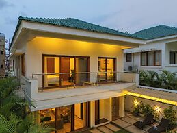 ELIVAAS Azalea 3 BHK with Pvt Pool