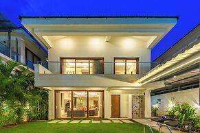 ELIVAAS Azalea 3 BHK with Pvt Pool