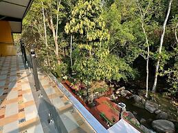 La Wong Creek at Pang Hi