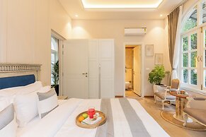 ELIVAAS Vacasa 5BHK PetFriendly & Pool