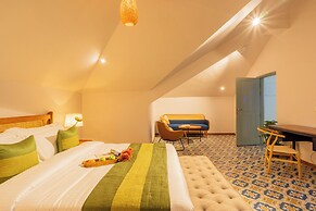 ELIVAAS Vacasa 5BHK PetFriendly & Pool