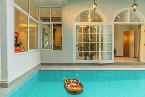 ELIVAAS Vacasa 5BHK PetFriendly & Pool