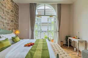 ELIVAAS Vacasa 5BHK PetFriendly & Pool