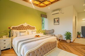ELIVAAS Vacasa 5BHK PetFriendly & Pool