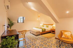 ELIVAAS Vacasa 5BHK PetFriendly & Pool