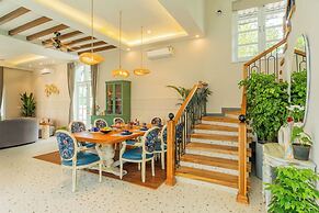 ELIVAAS Vacasa 5BHK PetFriendly & Pool