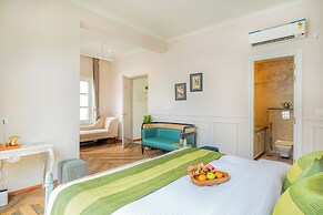 ELIVAAS Vacasa 5BHK PetFriendly & Pool