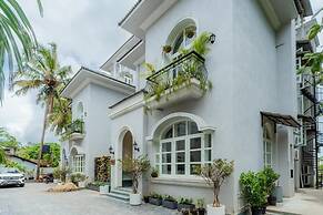 ELIVAAS Vacasa 5BHK PetFriendly & Pool