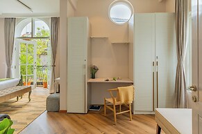ELIVAAS Vacasa 5BHK PetFriendly & Pool