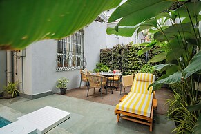 ELIVAAS Vacasa 5BHK PetFriendly & Pool