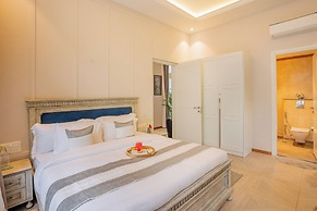 ELIVAAS Vacasa 5BHK PetFriendly & Pool