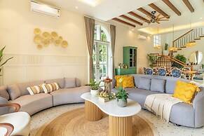 ELIVAAS Vacasa 5BHK PetFriendly & Pool