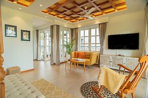 ELIVAAS Vacasa 5BHK PetFriendly & Pool