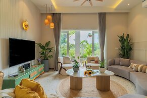 ELIVAAS Vacasa 5BHK PetFriendly & Pool