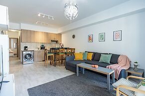 Crystal 2-BR Apt & Balcony in Larnaca
