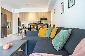 Crystal 2-BR Apt & Balcony in Larnaca