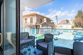 Crystal 2-BR Apt & Balcony in Larnaca