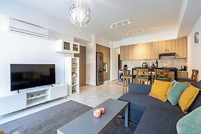 Crystal 2-BR Apt & Balcony in Larnaca