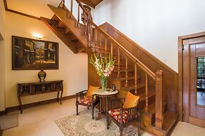 ELIVAAS 3 BHK with lounge The Meadow
