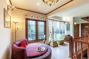 ELIVAAS 3 BHK with lounge The Meadow