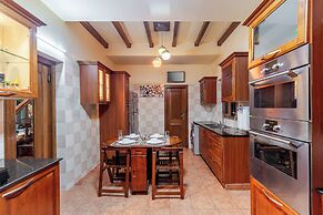 ELIVAAS 3 BHK with lounge The Meadow