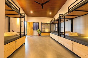 Aavaas Farm Hostel