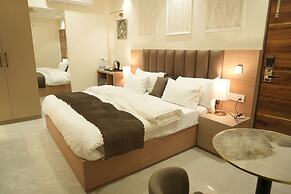 The Roseville Grand