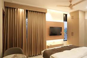 The Roseville Grand
