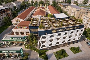 Three Corners Hotel