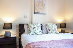 Freya 1-Bedroom Apt & Balcony in Larnaca