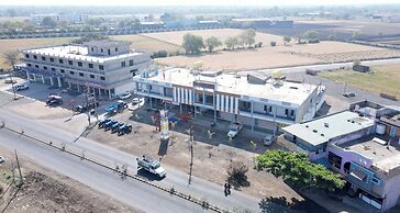 Laxminarayan Hotel