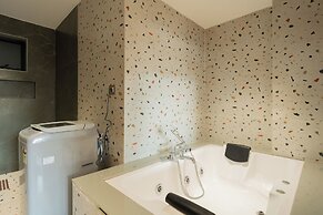 ELIVAAS Kamerios Maris 1 BHK Apartment