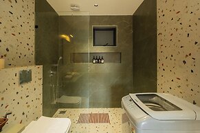 ELIVAAS Kamerios Maris 1 BHK Apartment