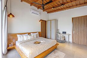 ELIVAAS Antarmann Casa Ember 2BHK
