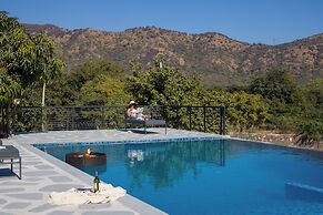 ELIVAAS Cows & Cuddles 4 BHK
