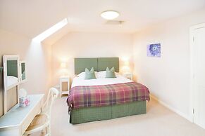 Simmental Cottage Daviot