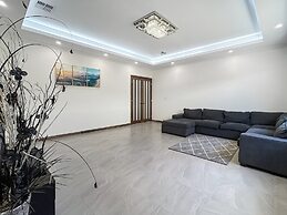 Spacious 4 bed Home With Open Plan Living