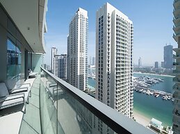 Beachfront Living Marina Skyline Views