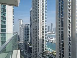 Beachfront Living Marina Skyline Views