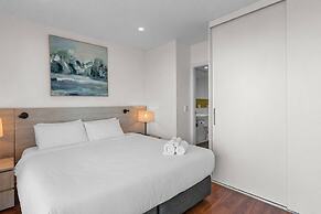 Stylish 2-bed With Terrace, 3-min Walk to Beach