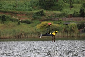 Bunyonyi Luxury Resort
