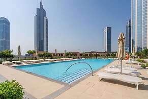 1 BR Apt Luxury at Burj Crown