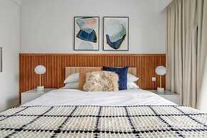 1 BR Apt Luxury at Burj Crown