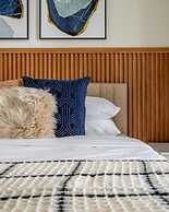 1 BR Apt Luxury at Burj Crown