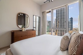 1 BR Apt Luxury at Burj Crown