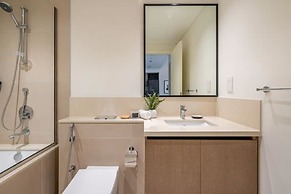 1 BR Apt Luxury at Burj Crown