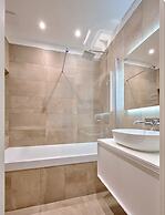 By Saint-sulpice Newly Refurbished 4 BR Apartment
