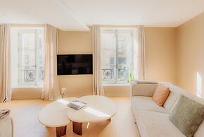 By Saint-sulpice Newly Refurbished 4 BR Apartment